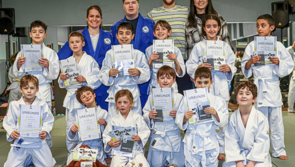 Erfolgreiche Gürtelprüfung beim Judo-Club